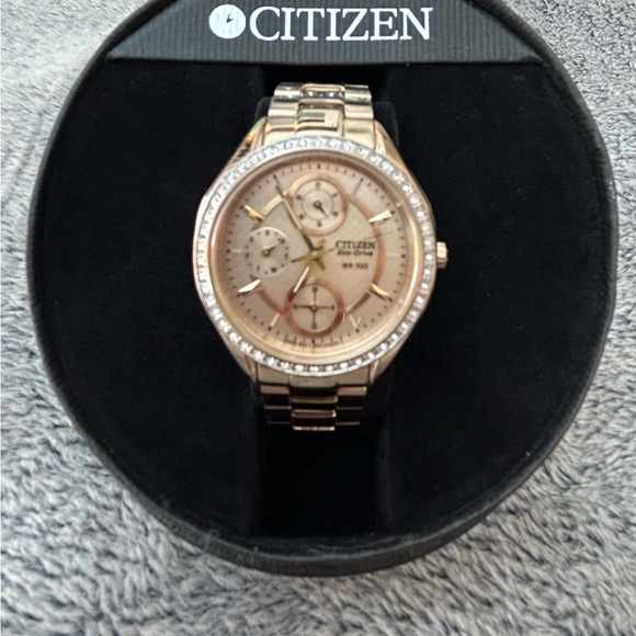 Citizen Eco-Drive 8637 Gold-tone Watch - Picture 3 of 17
